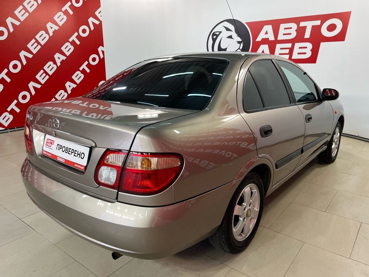 Nissan Almera